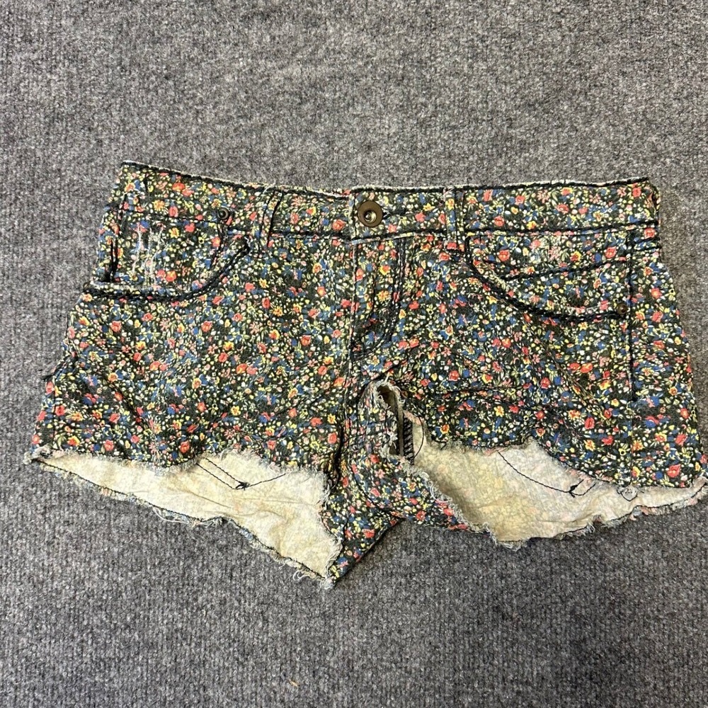 1st Kiss Shorts Womens Size L Multi Color Floral Denim Raw Hem Low Rise Stretch